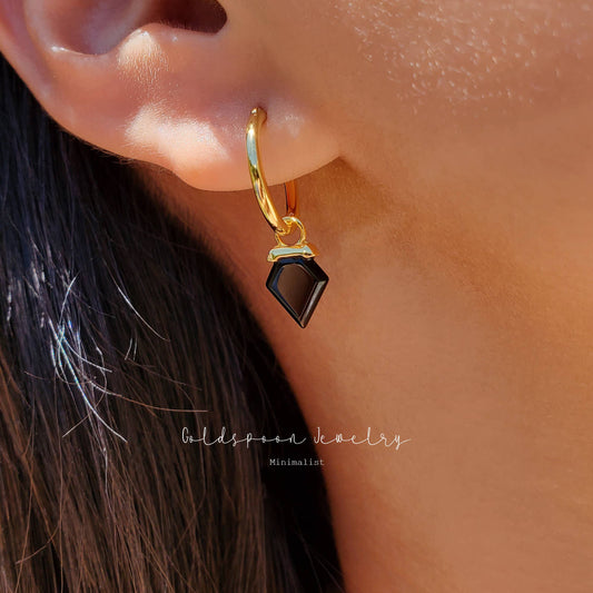 Arrowhead Onyx Drop Hoop