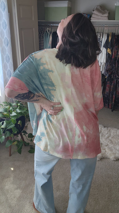 On The Go V Neck Essential Tee - Tie Dye