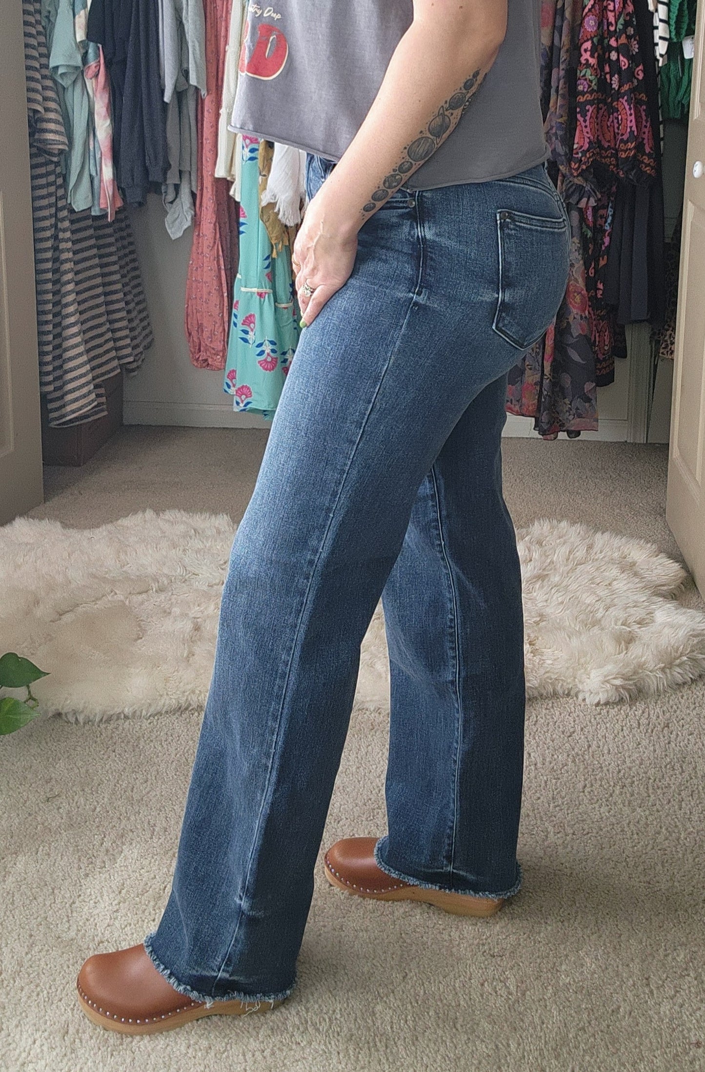 Judy Blue Jeans - Mid Rise Wide Leg w/Tint
