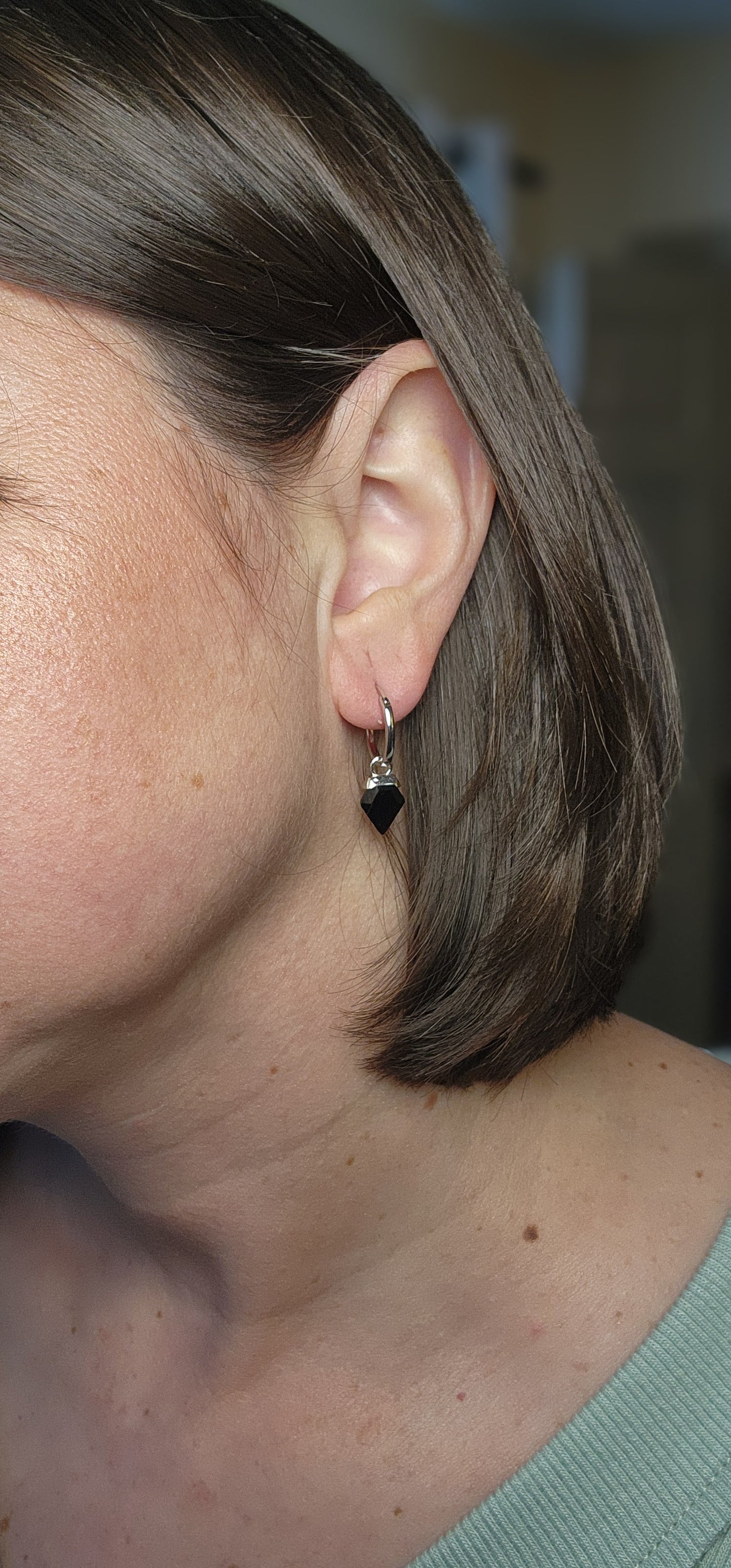 Arrowhead Onyx Drop Hoop