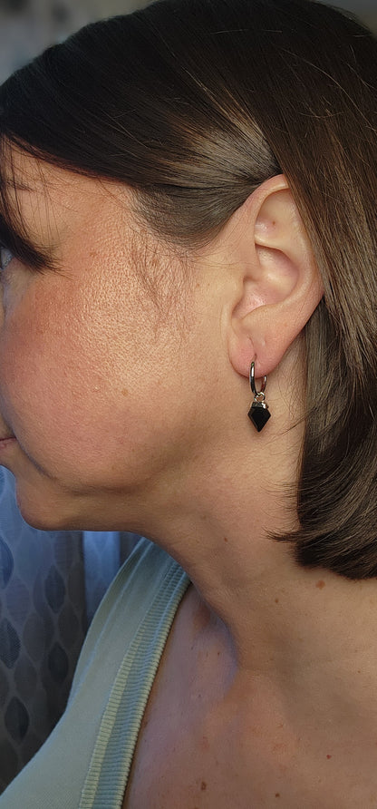 Arrowhead Onyx Drop Hoop